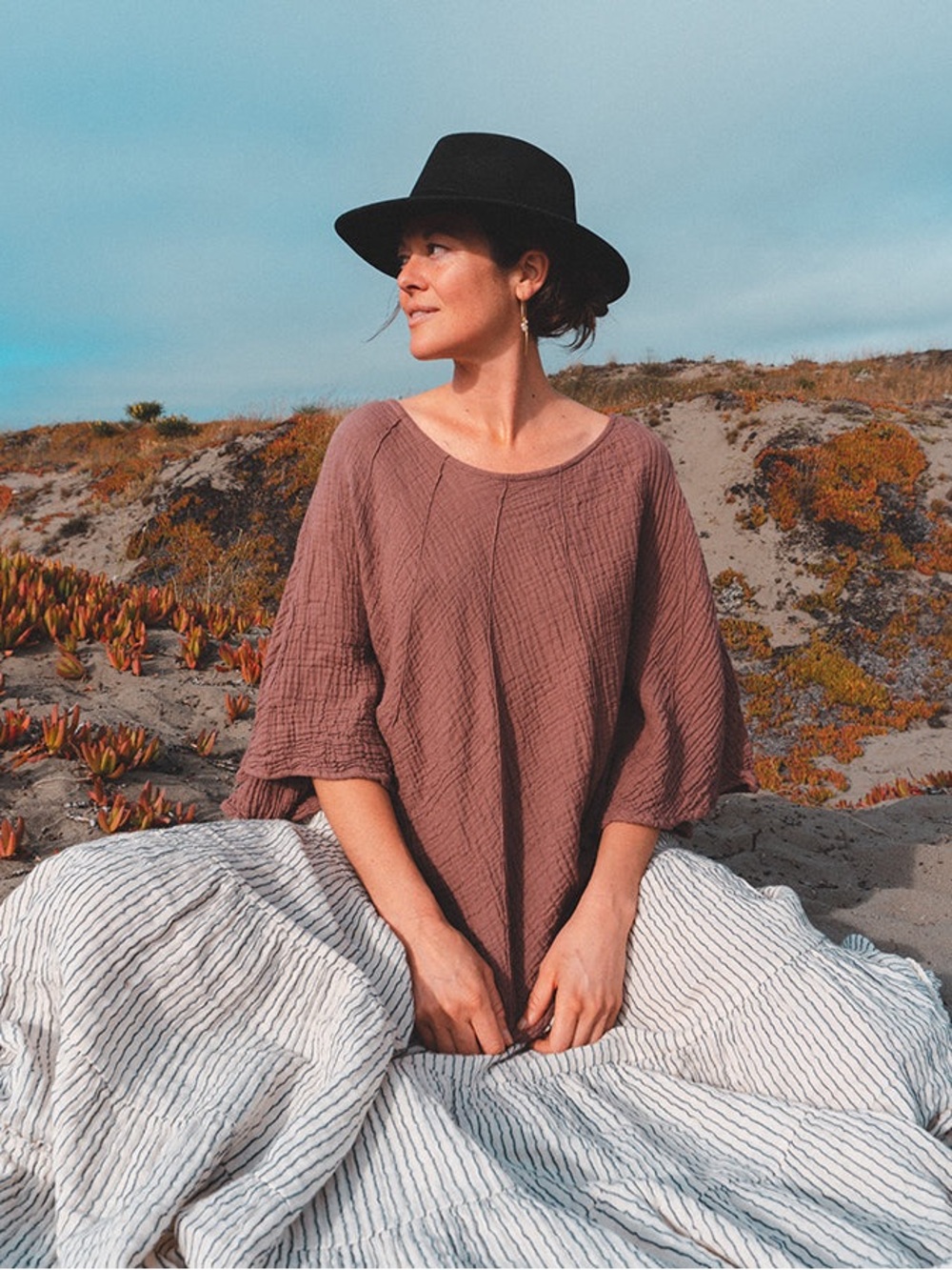 Cotton Flower Relaxed Gauze Women’s Top in Mauve